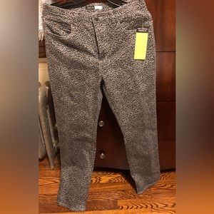 Focus Lifestyle Fabulous Fit Gray Leopard  Cotton Pants